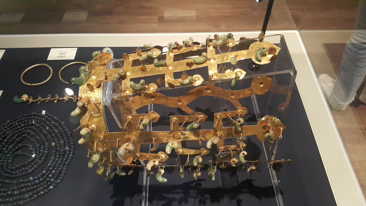 [#국립경주박물관소식]
산 자와 죽은 자가 공존하는 도시 '경주'
황금의 나라 '신라' 금관으로 깨어나다!!
관련기사가 궁금하시다면 클릭! 클릭!
blog.naver.com/gymuseum/22124…