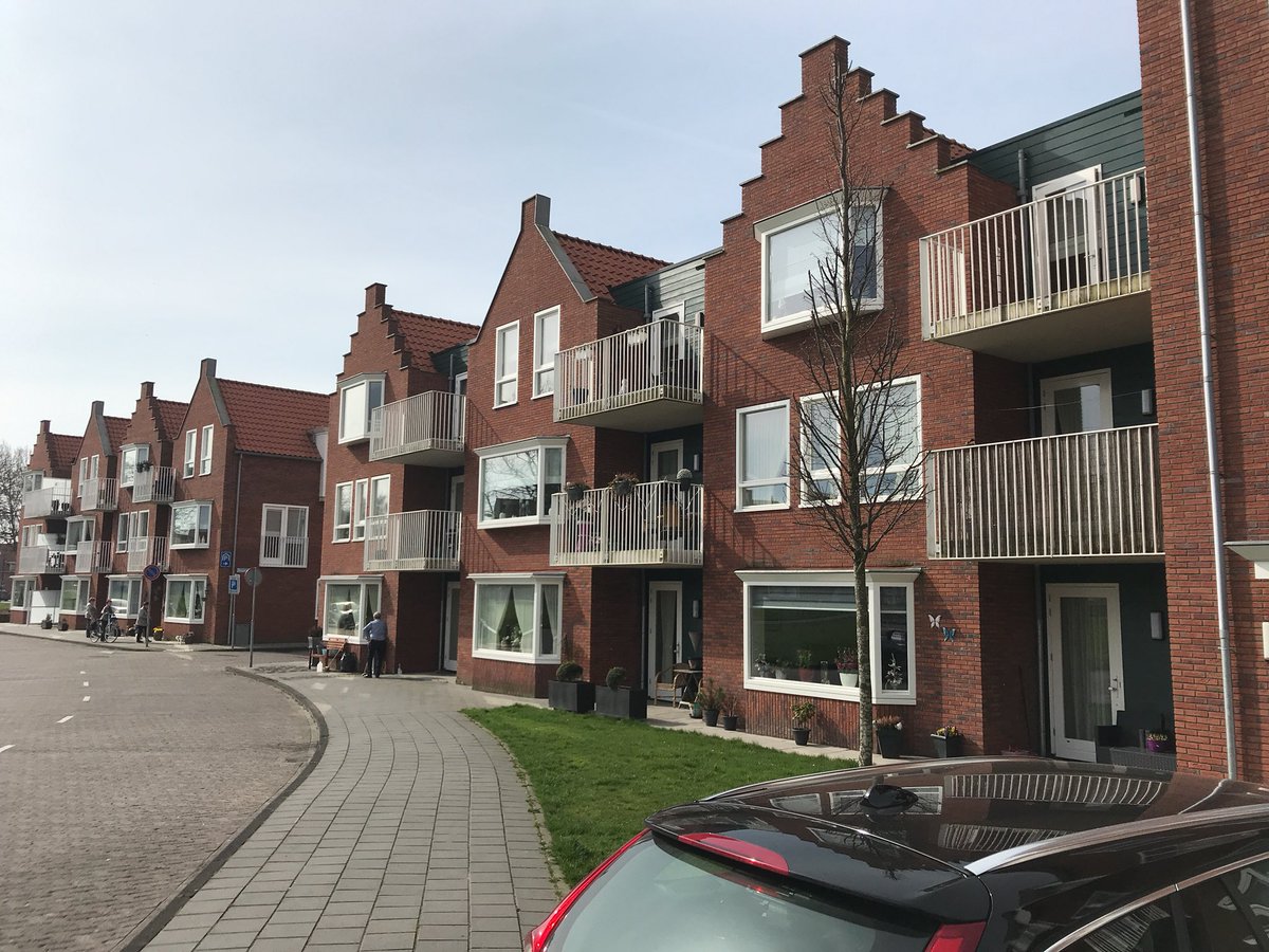 PromedAV's tweet image. Een aantal straten met zorgwoningen voorzien van een eigen kabelkrant om de bewoners bij de activiteiten. Van het verzorgingshuis te betrekken