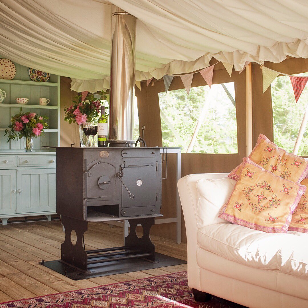 How about a spot of spontaneity? Book a safari tent weekend with hot tub this Friday for just £344: cuckoodownfarm.co.uk/index.php?page…