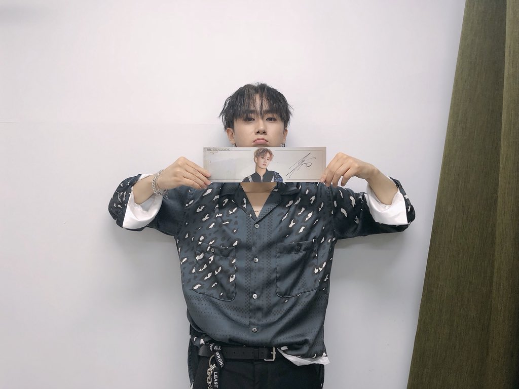 kqent's tweet photo. [#허영생] SBS MTV THE SHOW

잠시 후 6시 30분 본.방.사.수!

#HEOYOUNGSAENG #COMEBACK #夢 #날다 #지구가멸망해도 https://t.co/MHrJkzoYWV