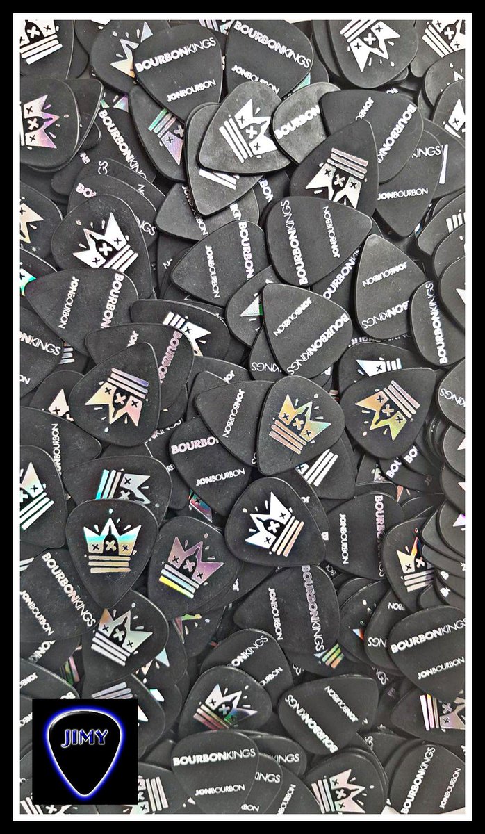 Bourbon Kings!!!#púas #púaspersonalizadas #guitarrista #picks #custompicks #música #music  #guitarist #instrumentosmusicales  #guitarplayer #thepickcollector #guitarrist #bourbonkings