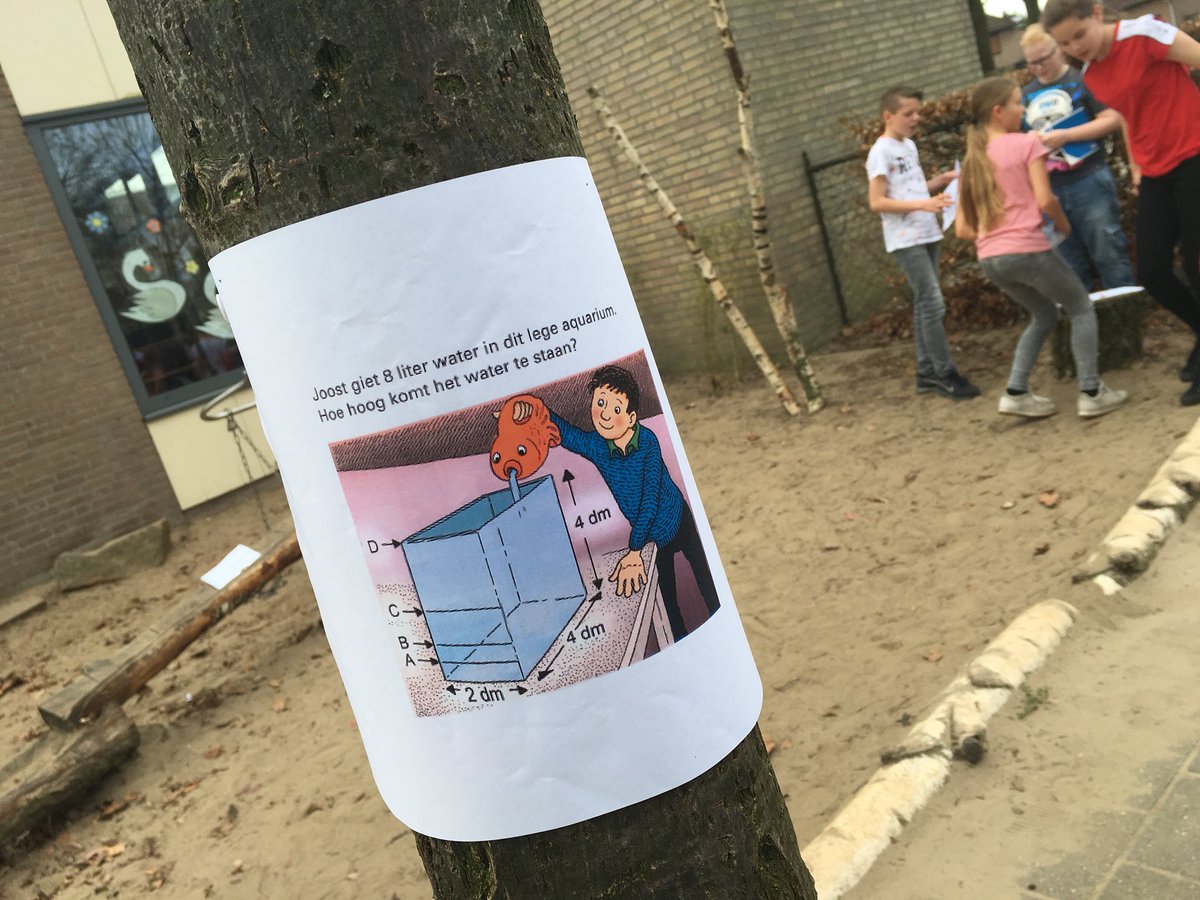 michaeltheunis1's tweet photo. Buiten rekenen en rennen! Hoge betrokkenheid op @bshetMolenveld @SAAMscholen https://t.co/L2NqdgBzks