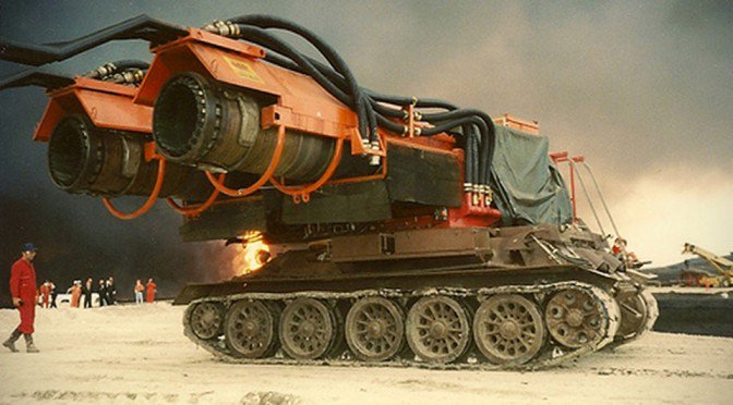 YagoRodri1's tweet photo. Modified T-34 in a firefighting role. https://t.co/D2UtxnxrWi