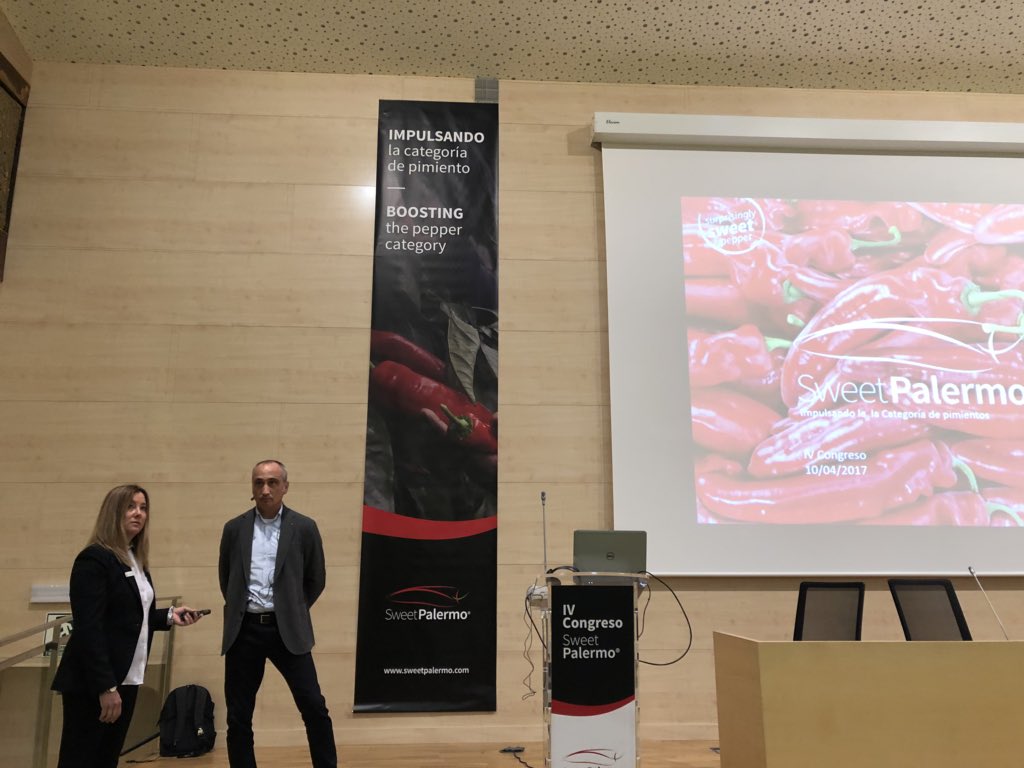 Ready to start for the <a href="/SweetPalermo/">SweetPalermo</a> Congress in Almeria, Spain. <a href="/Albertocusal/">Alberto Cuadrado</a> of <a href="/RijkZwaan/">Rijk Zwaan</a> is opening the event.