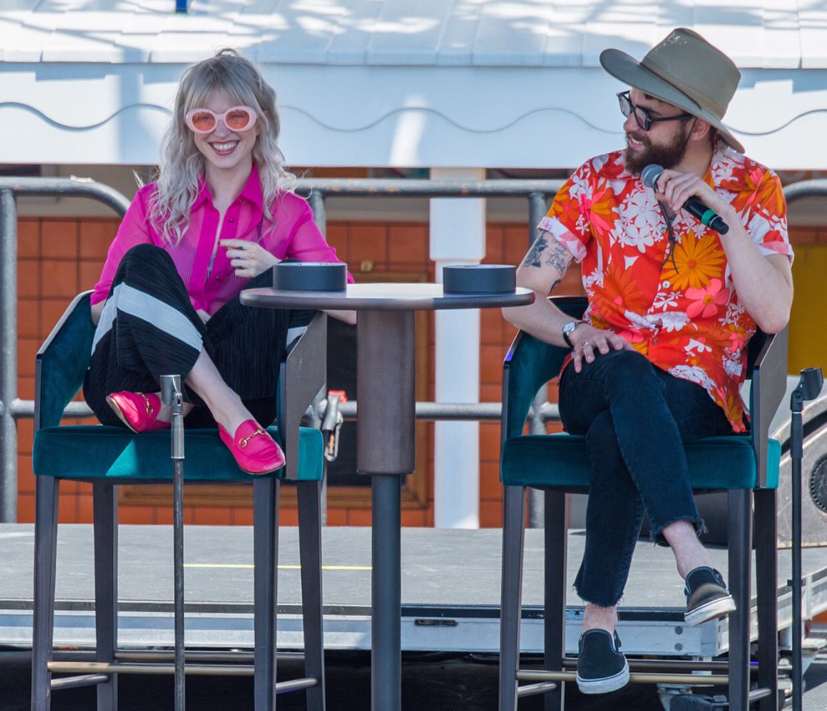 new photos of <a href="/paramore/">paramore</a> during the q&amp;a on <a href="/PARAHOYcruise/">PARAHOY!</a> 🥂🎶💘🌴⚓️

📷: Michelle Wacker