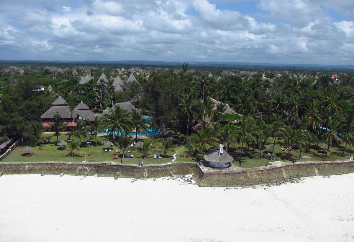 CustomSafari's tweet photo. #NeptunePalmBeachBoutique a 5* beach resort in Diani Beach awaiting you to indulge in their ALL INCLUSIVE plan.
Package includes;
*Return Flights NBO - Diani -NBO
*Accommodation on ALL INCLUSIVE
*Transfer service airport - Hotel.
For #Custompackage see post & reservation details https://t.co/MEZDARboHI