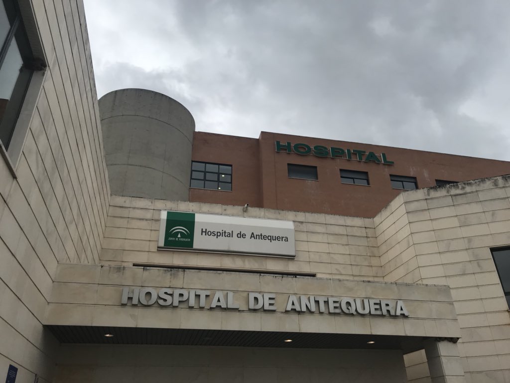 eusebiocordoba's tweet photo. Hoy con la gente de @architec3d conociendo el hospital y entregando nuestras primeras #Chembox @kurioso @FradeCelso https://t.co/1Yi4XTgCI0