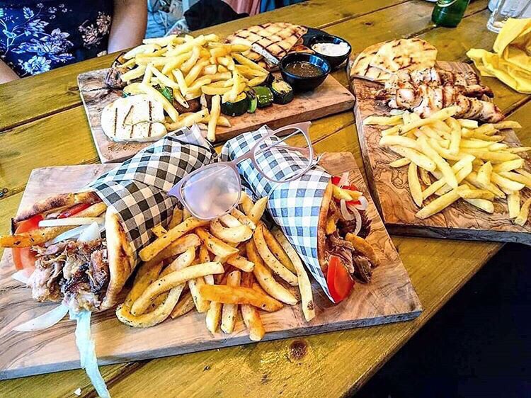 Eat your meal at Grilla #porkgyros#vegsouvlaki#chickensouvlaki