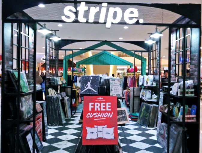 FREE CUSHION ??
Only at #STRIPE <a href="/CibinongCityMal/">Cibinong City Mall</a> with T&amp;C apply.
. 
.  
#stripestoreindonesia #stripeid #art #popart #popartisforeveryone #artisforeveryone #kpop #bts #btsarmy #exo #exoarmy #koreanmusic #koreanidol #koreanpop #FREE #freegift #igers #hters #creative #cibinong