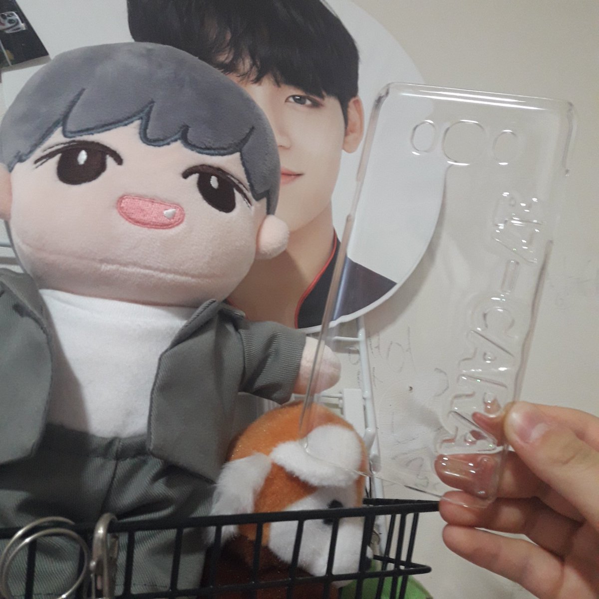 ming_for0406's tweet photo. @sunset_svt  케이스 잘받앗습니당 !!! 생각 보다 너무 예뻐서 놀랫어요 공구해주셔서 감사하구 수고많으셨습니당 ❤🏵 https://t.co/EI0DMH0B8m