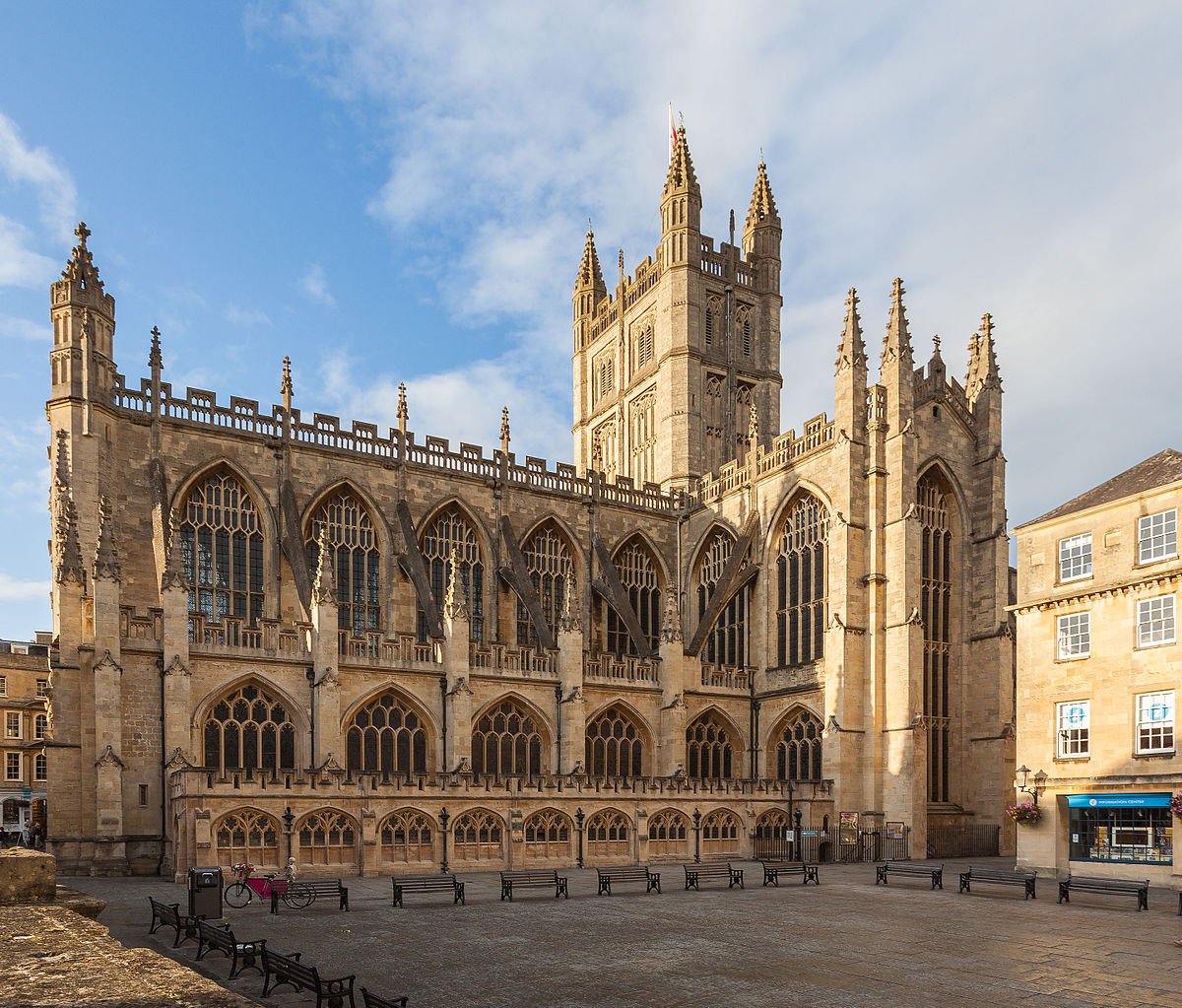 Have you been to the Bath Abbey? Look at the architecture! #MyFeelGoodBath #VisitBath #IgersBath #BathSpa #CityOfBath #VisitEngland #LoveGreatBritain #BathUK #BathStreet #BathStone #SwIsBest #BathHoliday #HolidayLetsUk #HolidayLets #Tourist #Tourism #AirBnB #Property #Luxury