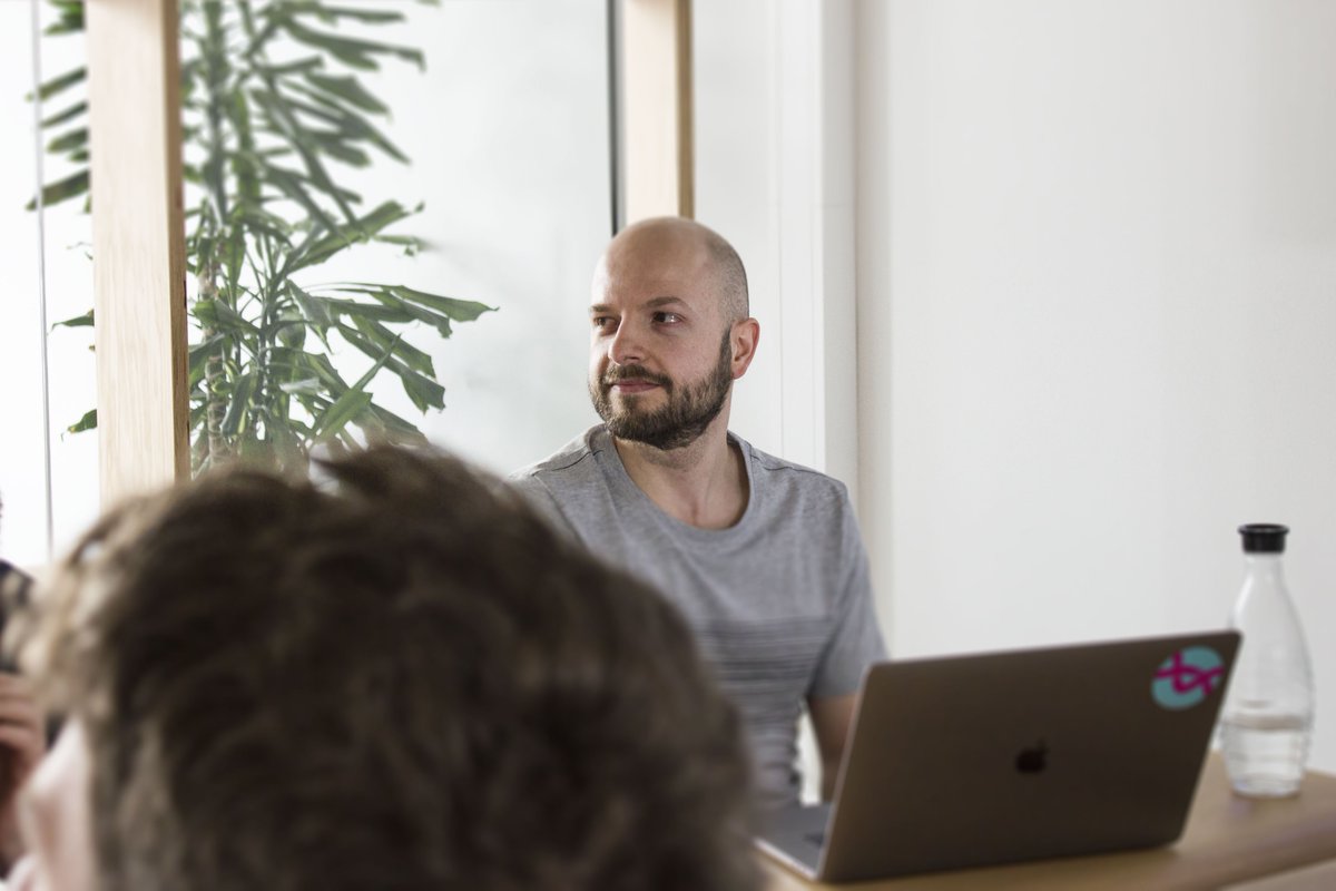 formigas's tweet photo. Chitin &amp; LottoKit - die C++ Frameworks!
In ihrem CraftTalk stellten Benny und Marcio gestern dem Formigas Team die selbst entwickelte plattformunabhängige Technik hinter Clever Lotto vor. #Teamwork #AppEntwicklung #Wissenstransfer #CrossPlatform #Native #C++ #Crafttalk https://t.co/i1gMUvrVMK
