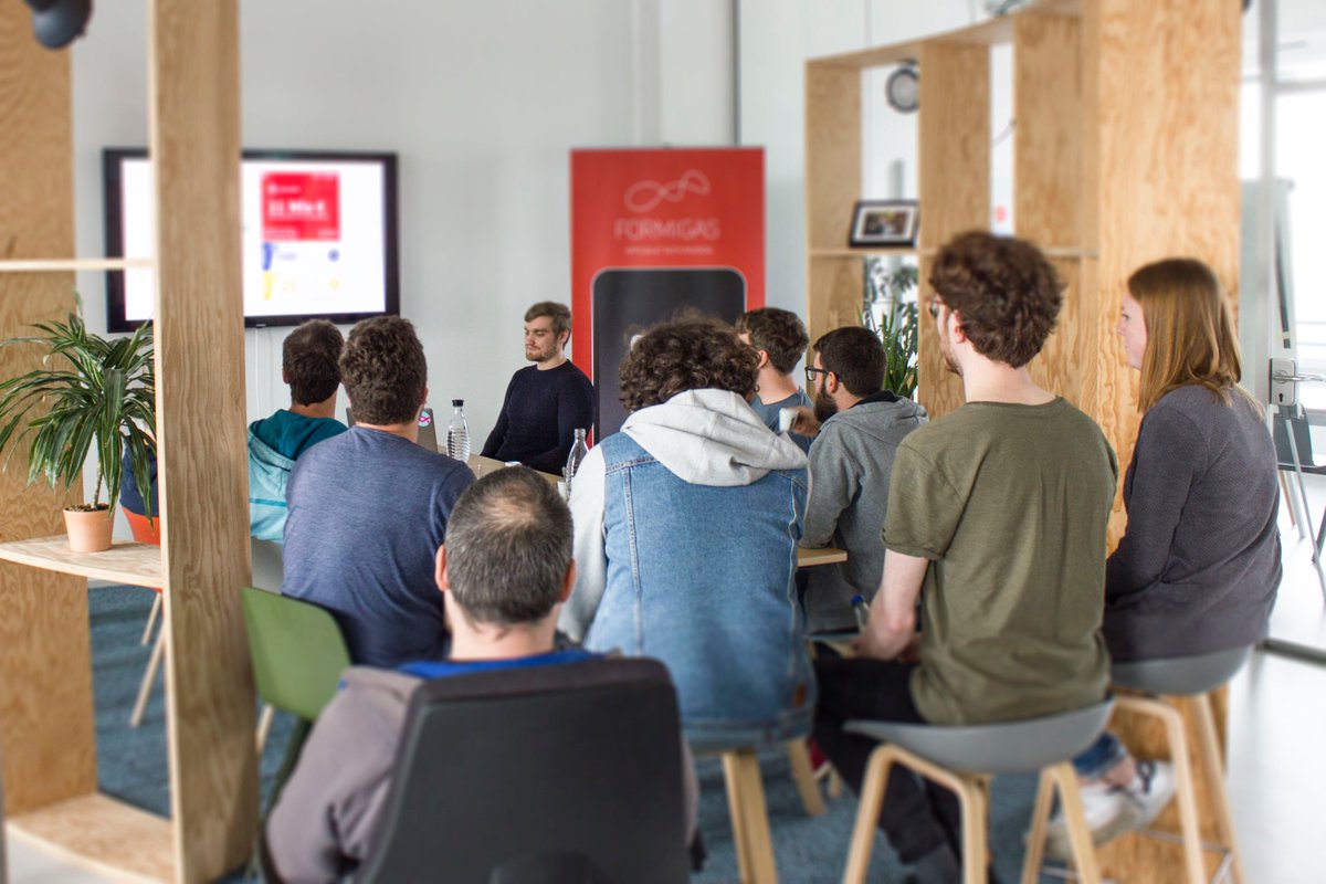 formigas's tweet photo. Chitin &amp; LottoKit - die C++ Frameworks!
In ihrem CraftTalk stellten Benny und Marcio gestern dem Formigas Team die selbst entwickelte plattformunabhängige Technik hinter Clever Lotto vor. #Teamwork #AppEntwicklung #Wissenstransfer #CrossPlatform #Native #C++ #Crafttalk https://t.co/i1gMUvrVMK