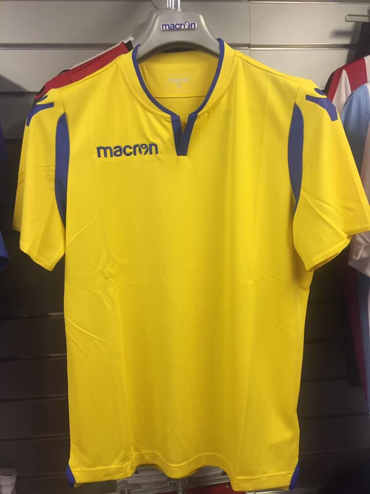 macronstorestoke tweet media