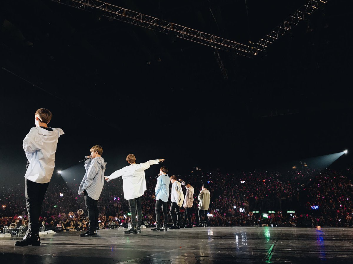 Группа на сцене bts. Бтс фото с концерта 2022. Концерт бтс. Бтс ptd concert. Концерты бтс выступления.