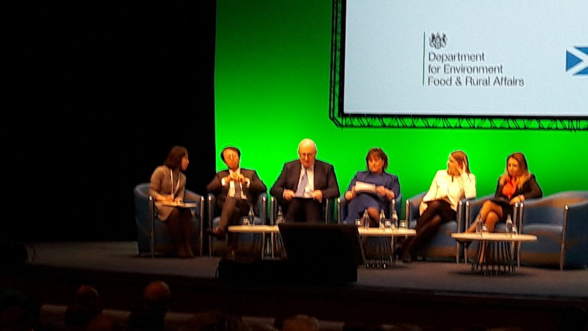 #EuropeanRuralParliament
@PhilHoganEU will take results of OECD conference into new Rural Development Programme