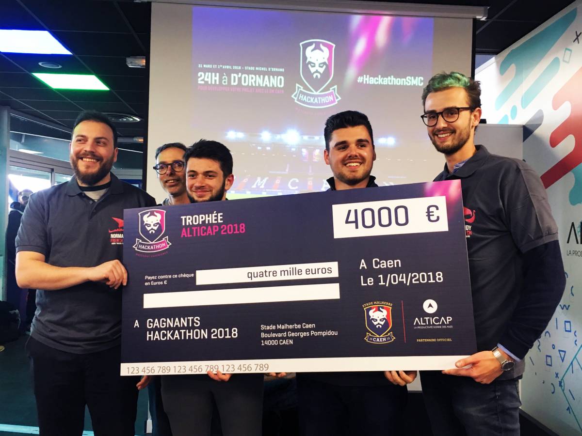 SMCaen's tweet photo. 👨‍💻 Retour sur la seconde édition du #HackathonSMC et sur la victoire de la Team Fast-Foot 👏👏

👉 https://t.co/FMZtYvswJl 

#SMCaen #TeamSMC https://t.co/25tfWqIT9K