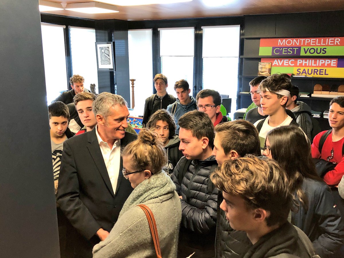 Phil_Saurel's tweet photo. Dans le cadre de leur sortie consacrée à l’Histoire ancienne et contemporaine de @montpellier_, échange enrichissant et constructif avec les lycéens de Pierre Rouge sur les grands projets de la Ville et la Métropole. #MontferrierSurLez @Montpellier3m @maudbodkin https://t.co/qPXgdvmMAU