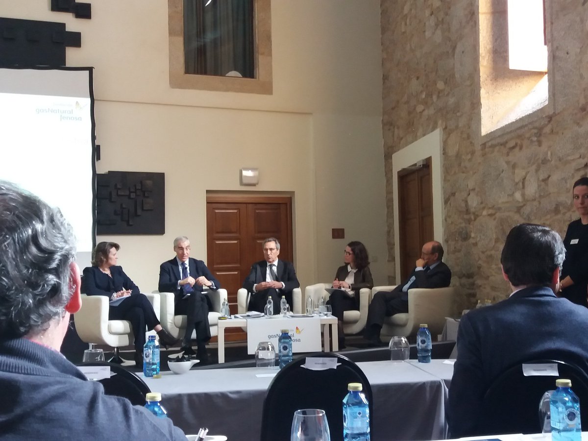 co2st_tem's tweet photo. Excelente Seminario de "Energía, Medio Ambiente e Industria 4.0" organizado por la Fundación Gas Natural Fenosa en el que tenemos el placer de participar, profundizar en el conocimiento de la Industria 4.0 y compartir nuestra experiencia. https://t.co/I1Ps2nRYUe