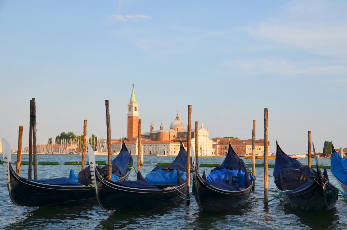travelbybwd's tweet photo. A visit to #Venice #Italy is not complete without a ride in a #Venetian #Gondola. With #InsightVacations it’s included #InsightExperience #InsightMoments #BestItaly0504 #TheManInTheFrontSeat https://t.co/jqG6sfdmp6