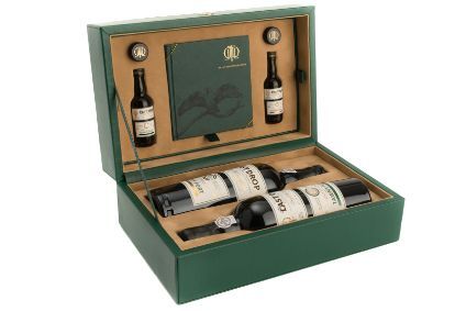 BEEDrinks's tweet photo. Very excited about these incredibly fine &amp; rare Colheitas coming over to Asia shortly too! @lastdropdist #Port #Tawny #deliciousdrops #dropletstodiefor https://t.co/7FYIqz3sHe https://t.co/7Dd1xcFifA
