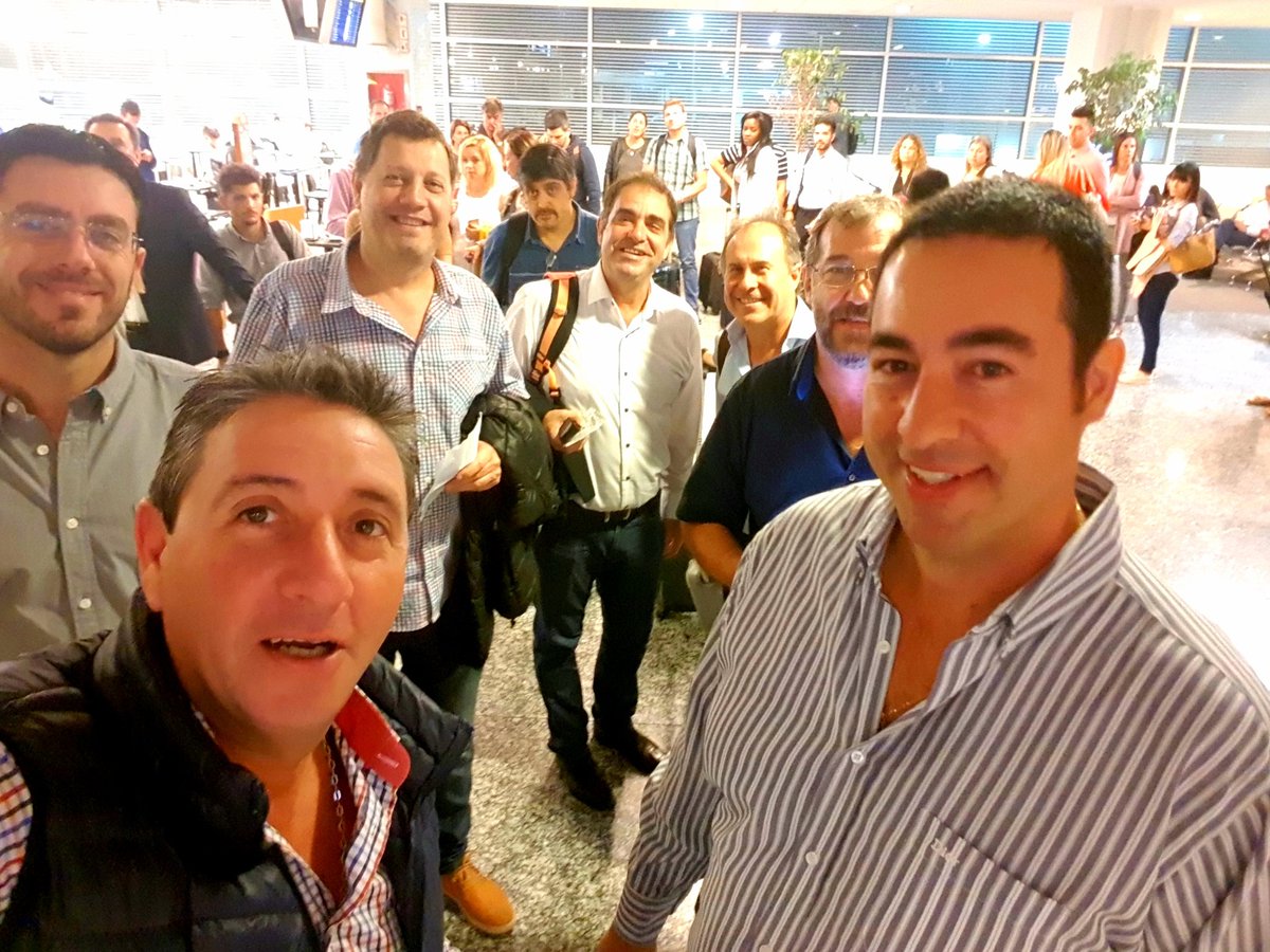 danielsalibi's tweet photo. Junto a Colegas #Intendentes de distintos puntos de la Pcia, rumbo a #Baires a visitar una Planta de Tratamiento de #RSU en #Bilinghurst https://t.co/82R7Ww1GFN