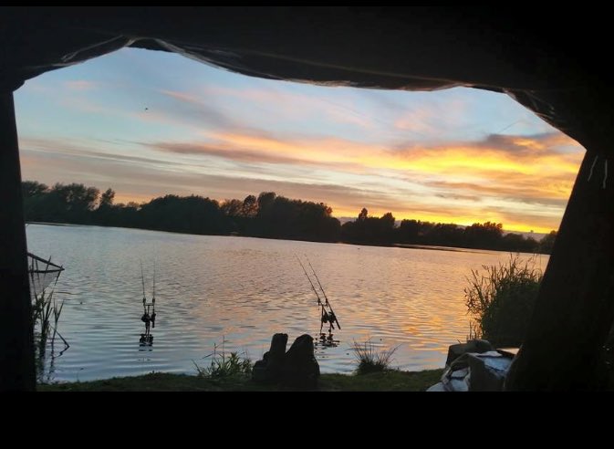 thewillsways's tweet photo. Wish we were back on the bank... 🎣 #fishing #lovefishing #carp #mrandmrs #banklife #fishinglife #fishinguk #fishinggirls #rodsout #photography #sunset #capturingamoment #nofilter https://t.co/sxzesB2CUa