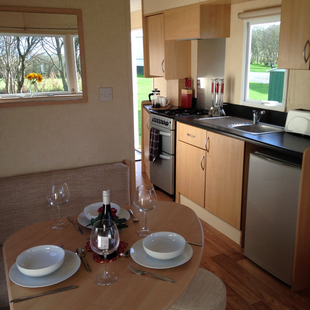 TretioCamping's tweet photo. Book our popular "pet friendly" rental availability for mid week, weekend or a full week. See https://t.co/4JfoJl9AR4 for more information ☺️ https://t.co/G4bVicumLV