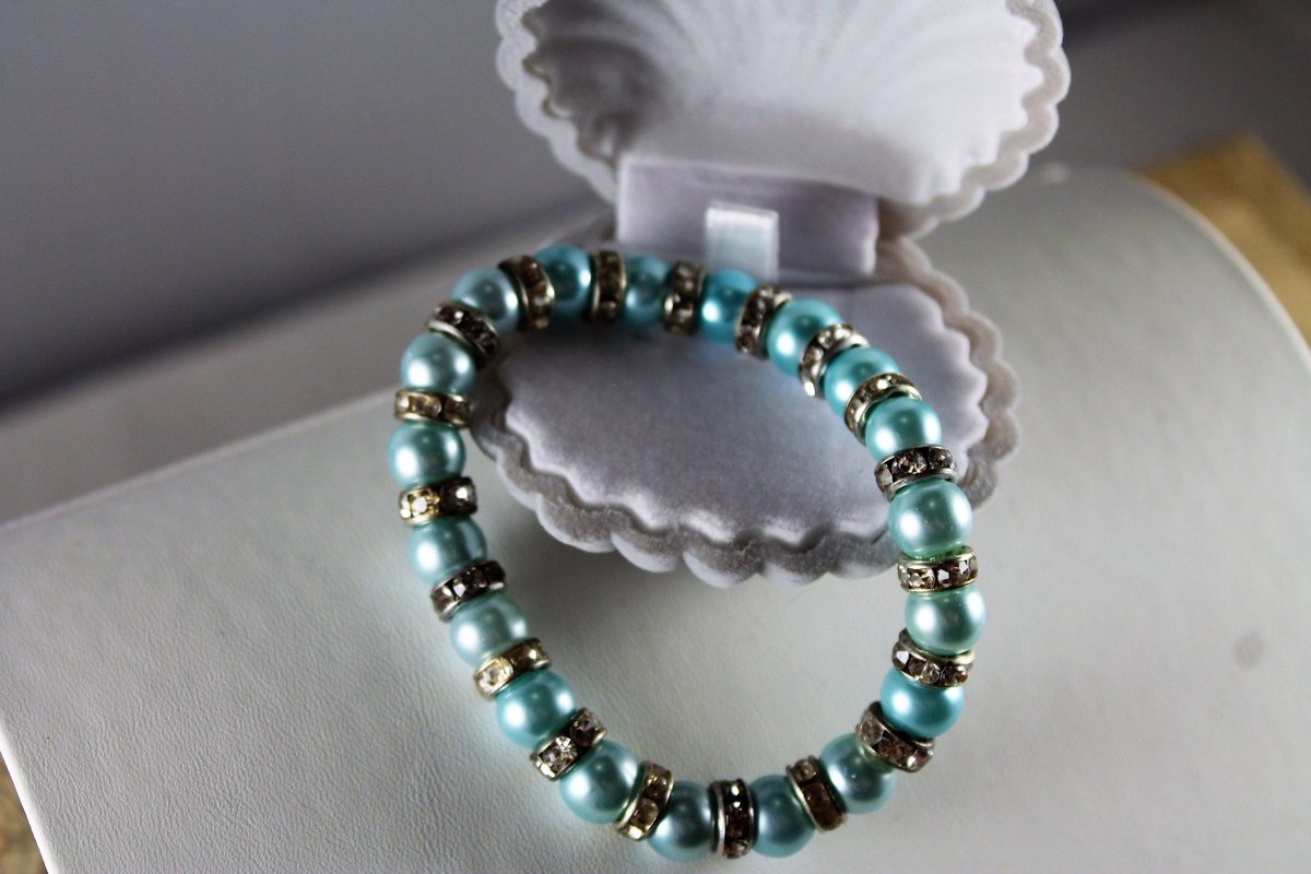 Roxy1996Pateman's tweet photo. Excited to share the latest addition to my #etsy shop: blue pearl affect, and gem rhondles, rhinestone, stretch bead, beaded bracelet, elegant, gift, light blue, silver, unique, stunning, https://t.co/WwgYzrwSXn https://t.co/kMHdHM7spA