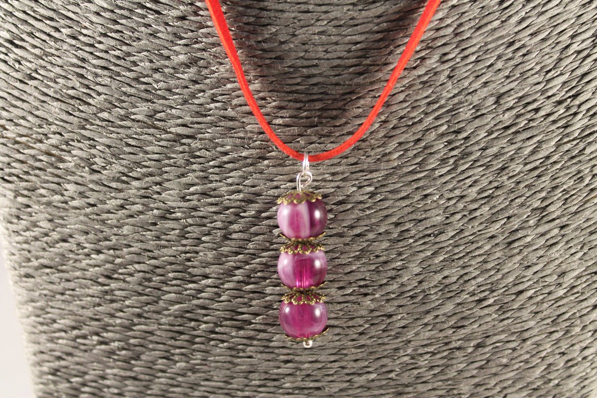 Roxy1996Pateman's tweet photo. Excited to share the latest addition to my #etsy shop: purple beaded pendant, red suede necklace, unique, one of a kind, handcrafted, girly, present, gift, https://t.co/MN8DhUNVxZ https://t.co/MYYbjlcDrL