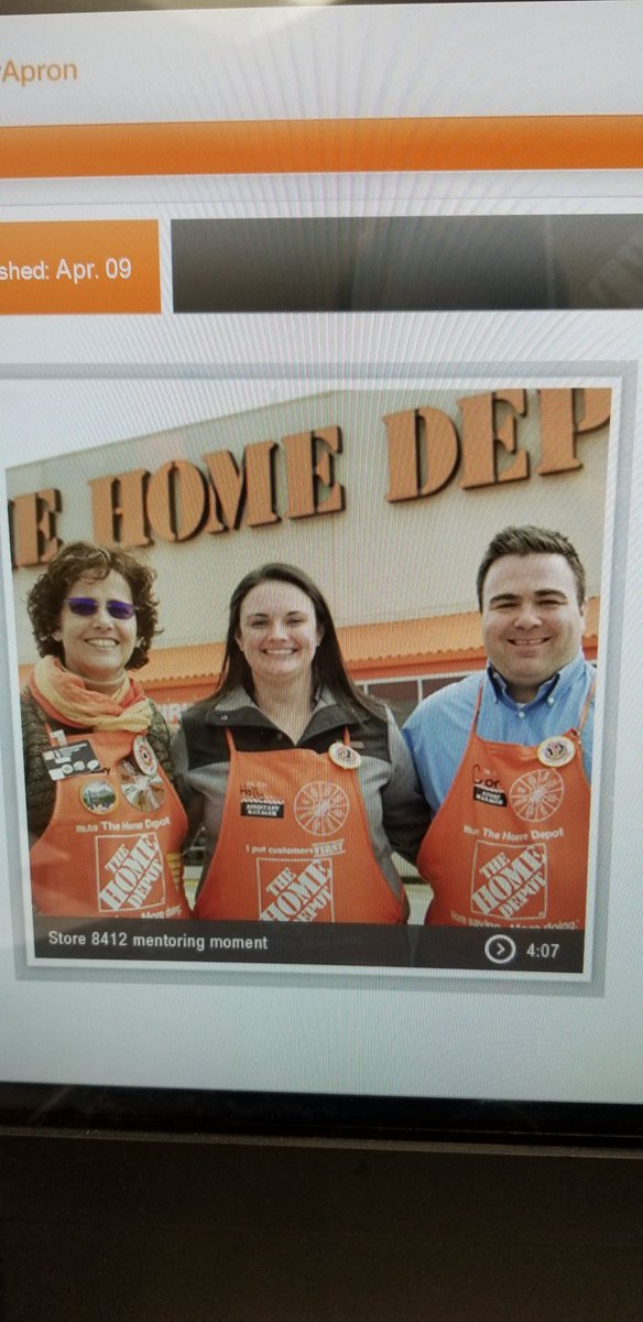PrissAnn80's tweet photo. I open up MyApron this morning and who do I see? A Rockstar that's who! Hey @hollycASM8412 You rock! #asm2017 https://t.co/dbOL8UgZdb