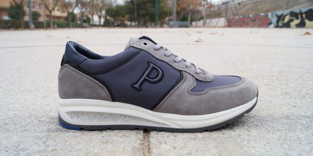 ZPIELSA's tweet photo. ¿Días grises? ☁️ Deportivos grises 👟 :p 

#Pielsa #sneakers #kicks #zapatillas https://t.co/7Qqgrz9gGk