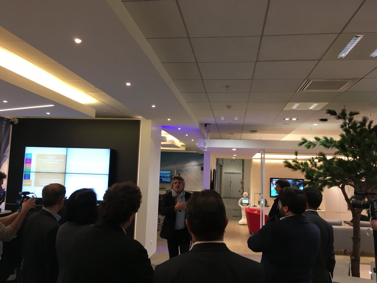 vagostinis's tweet image. #IBMTIE visite du #GISC  Global Industry Solutions Center, catalyseur de solutions innovantes