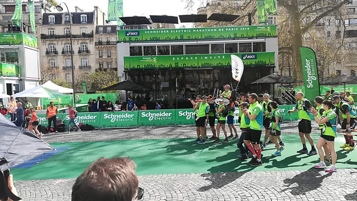 handi_run's tweet photo. Équipe #CChartresHandiRun finishers du 42e @parismarathon Après 5h24 d efforts nos pilotes Jeje & Sofiane sont devenus Marathoniens ! #Emotions #objectifgrandraid @handicap_gouv @lecho_run @VilledeChartres @intensite @ChartresLive @C_Chartres @handisportTV https://t.co/t4oEaqNs2U