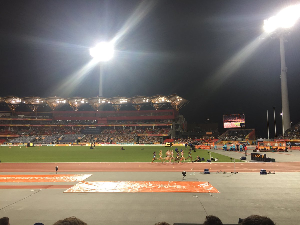 misskimsherwin's tweet photo. First time at 5 incredible sporting events. Thoroughly enjoyed every moment. Thumbs up to the excellent #GamesShapers #GC2018 #GC2018TableTennis #GC2018Badminton #GC2018LawnBowls #GC2018Swimming #GC2018Athletics @GC2018 @borobi2018 https://t.co/URBe0Xea5l