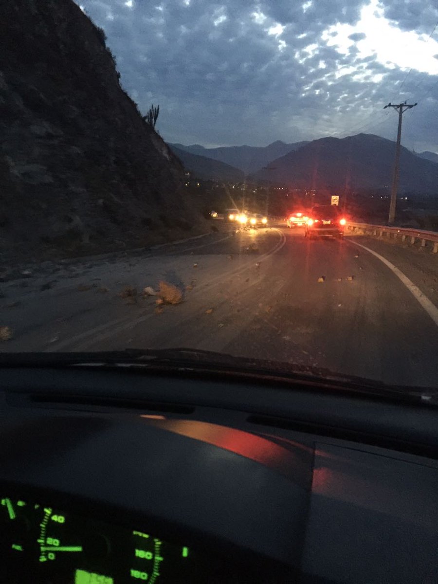 cuello_fco's tweet photo. Precaución carretera ovalle - monte patria.
#megainforma
#tvn https://t.co/wuyOWMLUOE