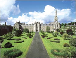 OnCampusIreland's tweet photo. Did you know that @MaynoothCampus has 65 bedrooms available all year? Inc 25 Superior bedrooms. Historic campus, great rates, just 30 minutes from Dublin ☘️ #MaynoothUniversity #MakeItIreland https://t.co/Oe4rlY5kty
