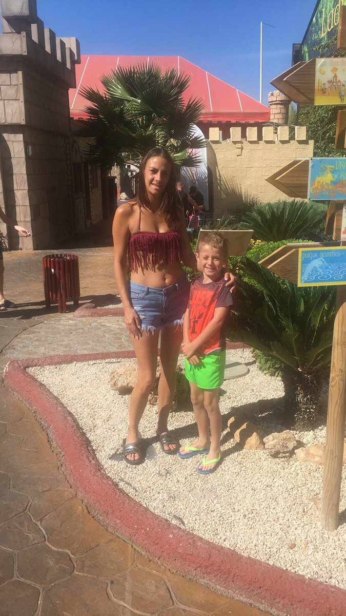 jadeashley_x's tweet photo. Take me back😭🌞🌞🌞 https://t.co/YgEoZNl7rg