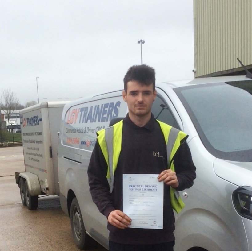 LGVTrainers's tweet photo. Great work by Brodie keeping up the first time B+E passes for @tclgrp yesterday.
#mondaymotivation #lgvtrainers #CatBE #car #van #trailer #towing #trainers #pass #test #driver #landscapers #tclgroup #northampton #brackmills #TeamLGV https://t.co/ovEdlTEjX5