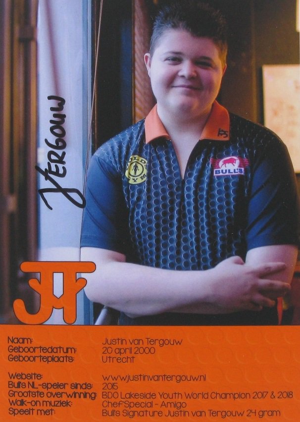 Naast het handtekeningenkaartje van Raymond van Barneveld nu ook het handtekeningen kaartje van Justin van Tergouw te verkrijgen bij Darts Warehouse.
HANDGESIGNEERD! ow.ly/OZDZ30jpviK