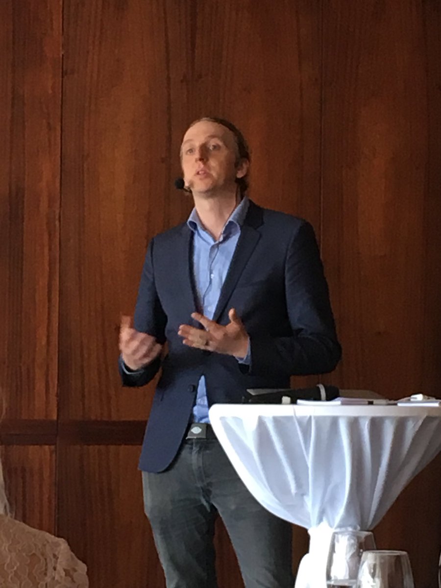 susska's tweet photo. Martin Schibbye, chefred Blankspot Project om den treåriga satsningen Verkliga Sverige på Sveriges Tidskrifters årsmöte #sverigestidskrifter #blankspotproject https://t.co/fOQQCOZPoh