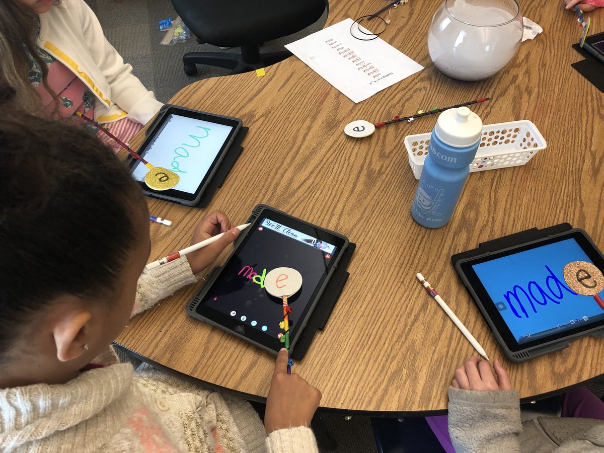 ReedJanuary1's tweet photo. Silent e rule with our IPad and magical e wands! https://t.co/wzgyLvKSoo