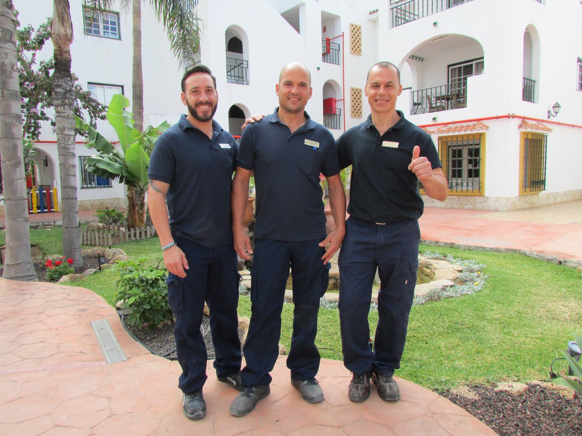 ViviSegadeRC's tweet photo. We’ d like to introduce Eduardo our newest addition to the #Maintenance #Team at #SunsetHarbourClub! We wish him success in his brand new job! #Welcome #DRTechsavvy #DPerfectservice #DRCareers #Diamondfamily #LifeAtDiamond @danielmasotRM https://t.co/167bNLiWhm