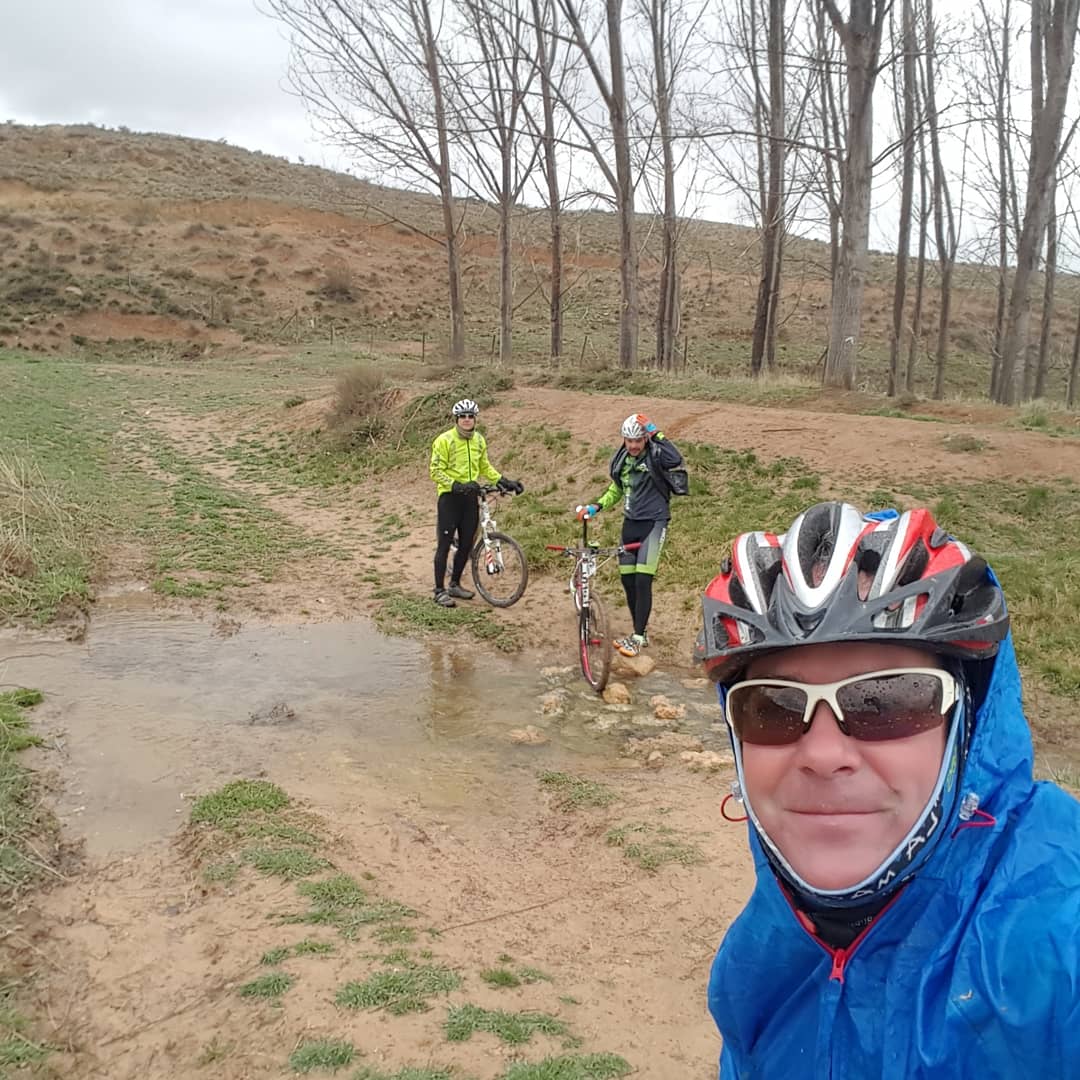 LopezJuste's tweet photo. Que alegría ver como todo vuelve a su cauce,,,que bien es recibida el agua⛰🌫🌩🌪🕘🕠😍😍😍
#teruel #presaelpantano #concud https://t.co/TrHaa9lUiQ