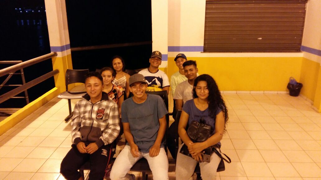 8 jovens missionários estão saindo de Muaná em direção a cidade de Chaves, no Arquipélago do Marajó, para se juntarem aos outros jovens que estão envolvidos no projeto @UmAnoEmMissao #TEM <a href="/preduardoJA/">Eduardo Batista</a> <a href="/prdamiaosoares/">Damião Soares</a> @prccampitelli <a href="/MinisterioJovem/">ministeriojovem</a> <a href="/GCYthMin/">GC Youth Ministries</a>