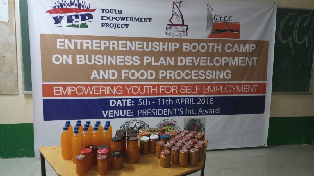 Oseyking's tweet photo. Proudly Gambian made pepper sauce https://t.co/epCLflLu1E