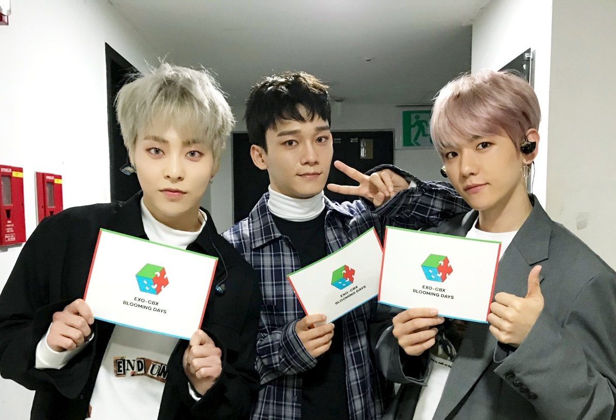 weareoneEXO's tweet image. 지금 EXO-CBX와 함께 하고 계시죠?
아직 못보신 여러분은 아래👇링크로 들어오세요!
📺컴백 기념 생방송 ‘화요일은 첸백시(EXO-CBX’s Blooming Day!)’: YES24 라이브홀 8PM KST
👉네이버 V LIVE: vlive.tv/video/65462
#EXO_CBX #CHEN #BAEKHYUN #XIUMIN #BloomingDays #花요일