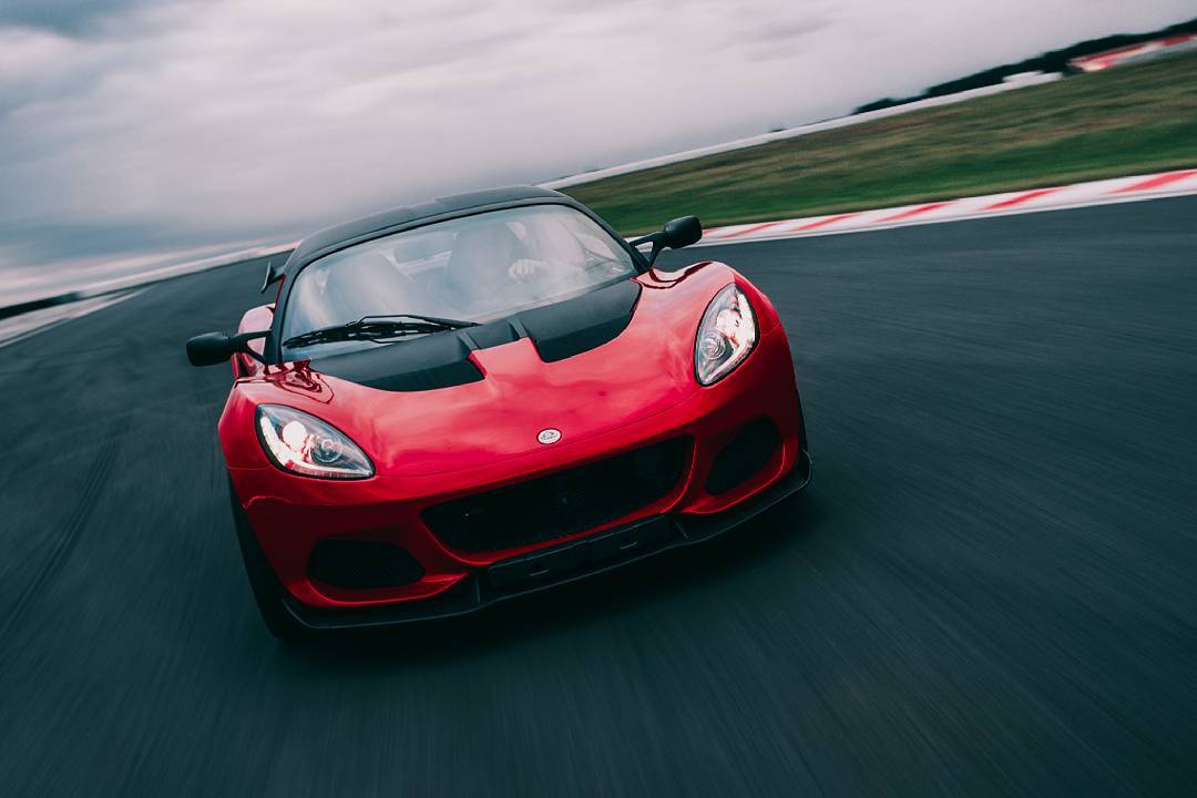 carfluenza's tweet image. RT grouplotusplc "Made for the road, perfect on track - the pure Elise Cup 250 #Lotus #LightisRight #Lotus70 Pic: Luke Danilowicz https://t.co/g9HkGEl7Dl" #lotusmunich