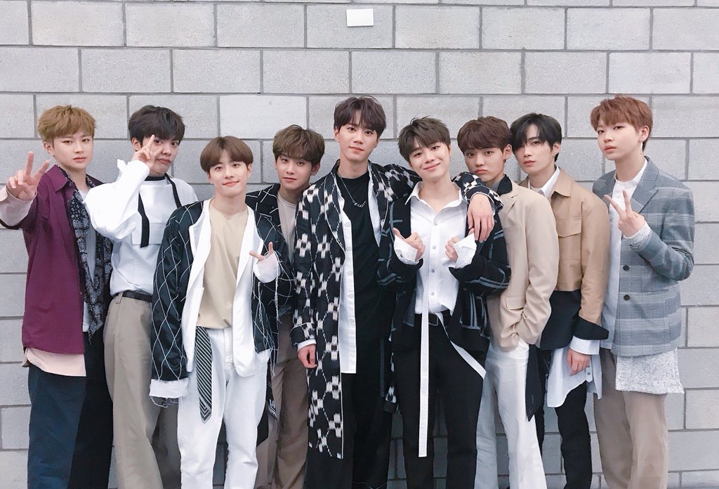 official_UN_B's tweet photo. [#NOW_UNB] 아침부터 함께해주신 여러분!! 정말 감사합니다👍🏻❤️ 팬여러분들 덕분에 행복한 하루였습니다.  밖이 아직 많이 쌀쌀하니까 옷 따듯하게 입으세요🌙 #달콤한하루 #고마워요모두 

#유앤비 #UNB #감각 https://t.co/X65RZBnPqs