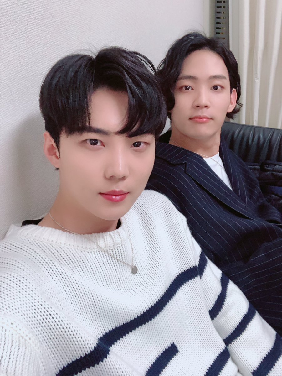 XENO_T_twt's tweet photo. [로도]
한류잡 생방송 본방사수~.~📡 https://t.co/RNBnp7wZkr